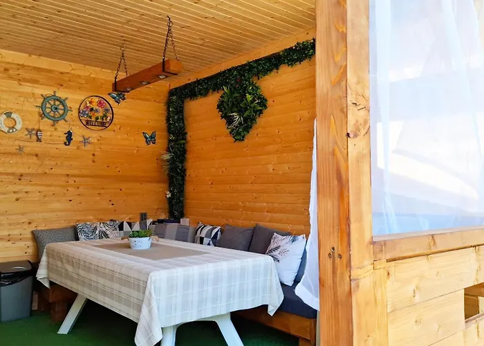 Campingplatz еко къщи градина