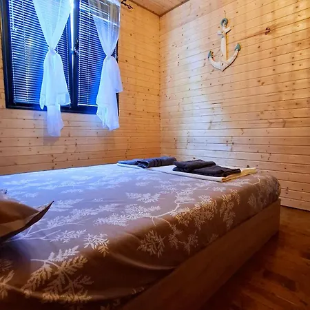 Campsite еко къщи градина *
