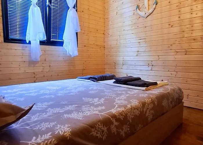 Kamp alanı еко къщи градина *